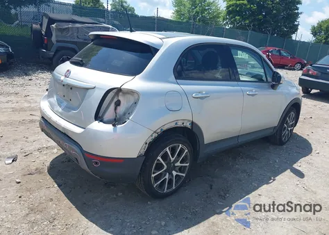 2016 Fiat 500X Trekking Plus z USA, uszkodzony, nr VIN ZFBCFXET1GP385192